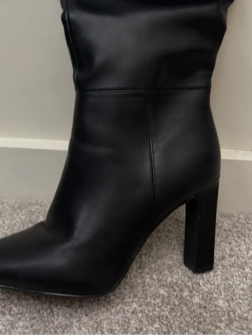 Quorvash tall black